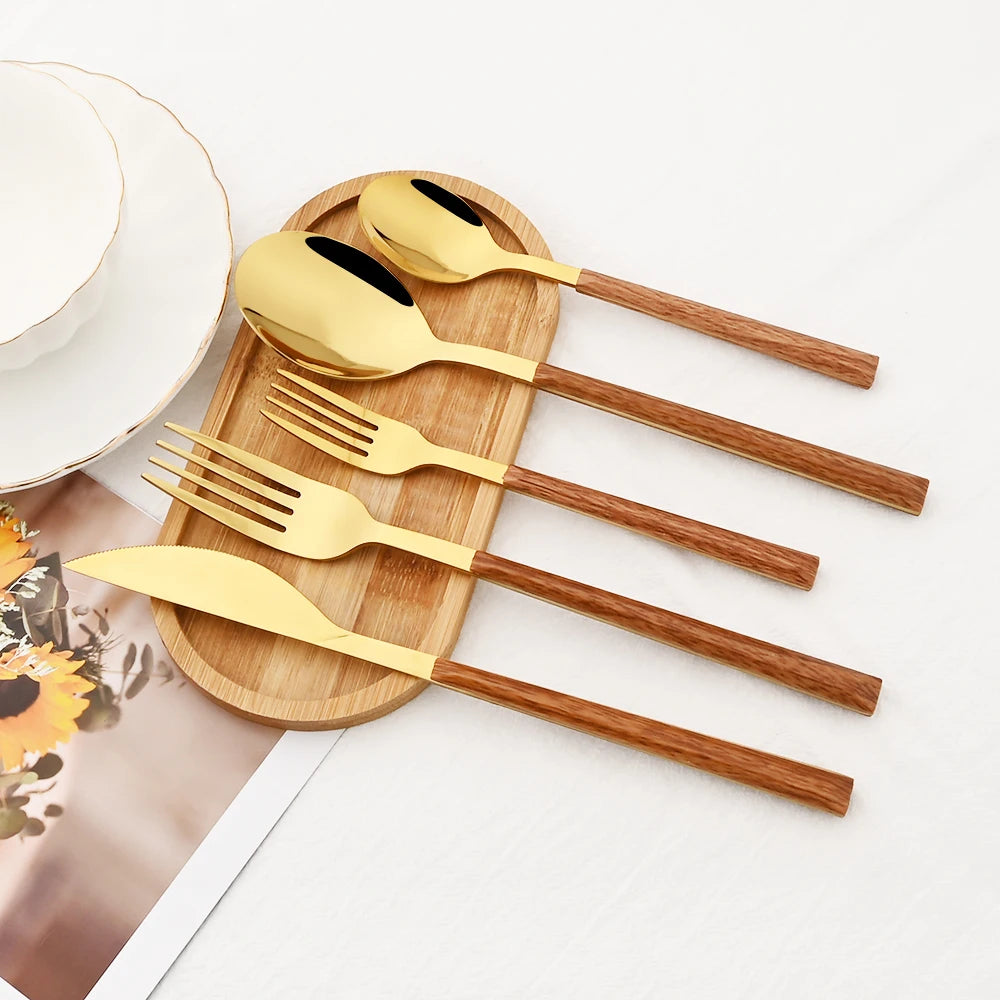 Set di posate in acciaio inossidabile con manico in finto legno
