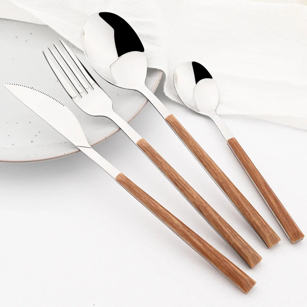 Set di posate in acciaio inossidabile con manico in finto legno